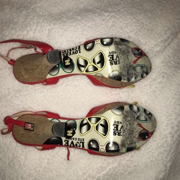 Harajuku Lovers Sunglasses Platform Heels - Picture 5 of 8